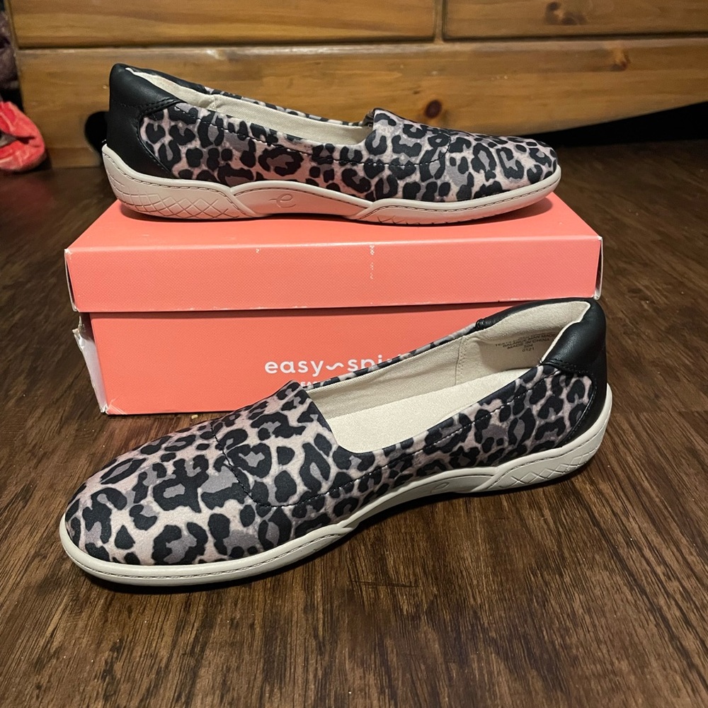 Easy Spirit Slip-on Flat